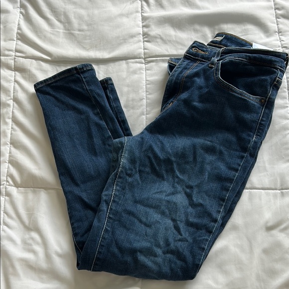 Levi's Classic High Rise Blue Denim Jeans - Picture 6 of 7